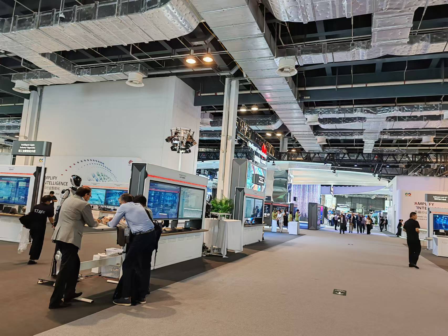 【共贏行業(yè)智能化】高能計算機攜手鯤鵬模組金融工控機，受邀參加華為全聯(lián)接大會2024！(圖6)